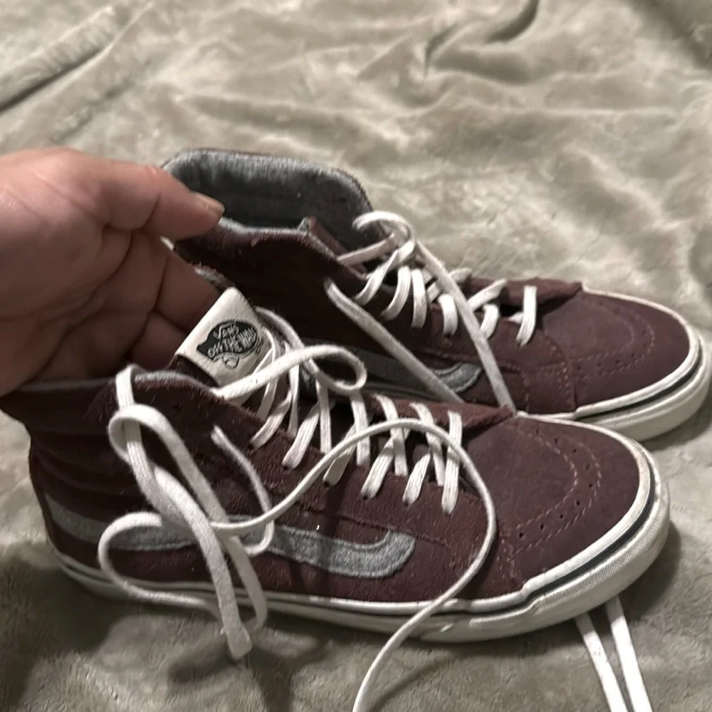 Vans - Picture 1 of 4